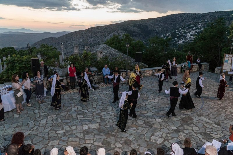 Και ο κύκλος έγινε πολύ πολύ μεγάλος!!!