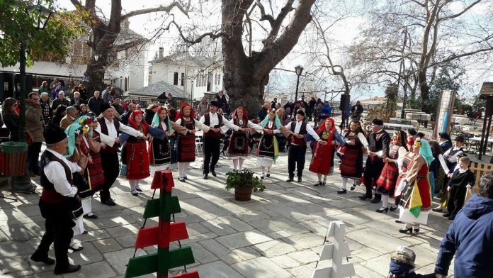 A trip to the tradition of the Greeks with carols and dances